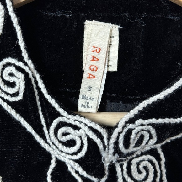 RAGA Winston Velvet Embroidered Jacket Black Ivory Anthropologie Torero‎ Blazer - Picture 9 of 16